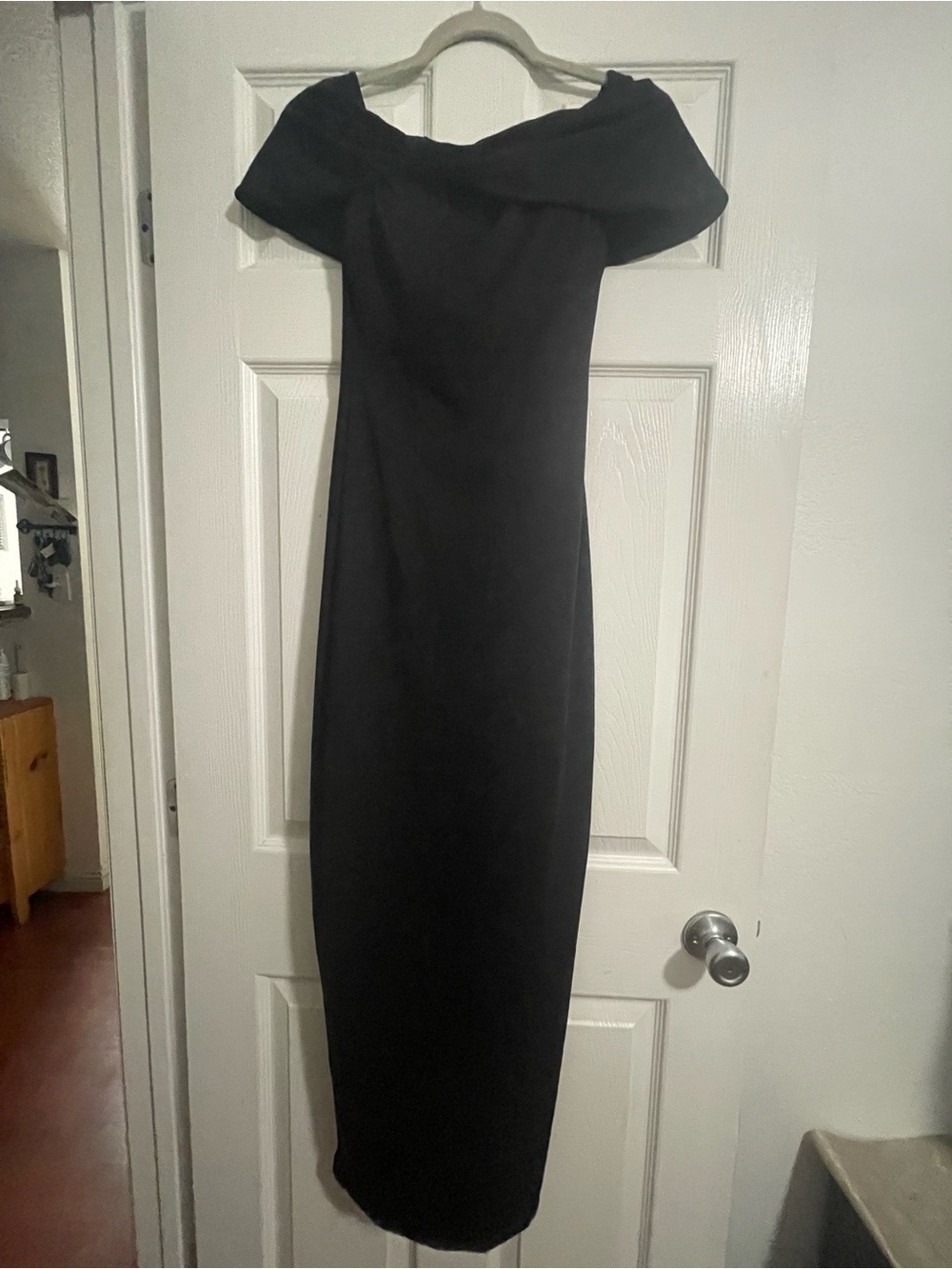 Popilush Classic Off-Shoulder Black Evening Dress